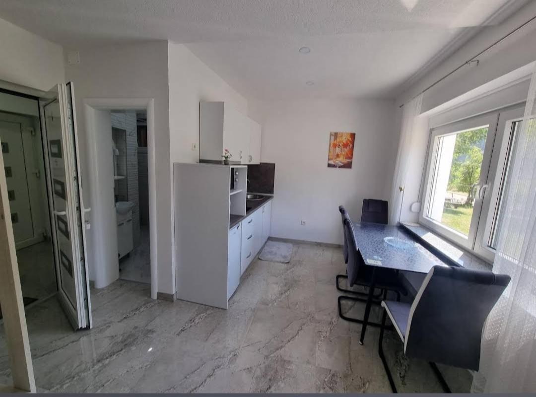 Apartman Edwin ไยเซ ภายนอก รูปภาพ